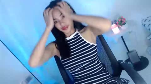 Snapshot of cherry_blossom181999 chatting on September 18, 12:40 pm kris online show from September 18, 12:40 pm