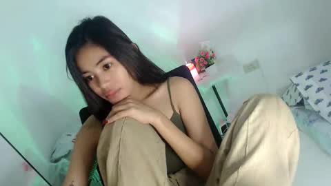 Snapshot of cherry_blossom181999 chatting on September 19, 10:43 pm kris online show from September 19, 10:43 pm