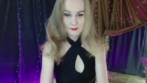 Snapshot of cherry_blossomsx chatting on December 4, 6:22 am thanks guys see you tomorrow online show from December 4, 6:22 am
