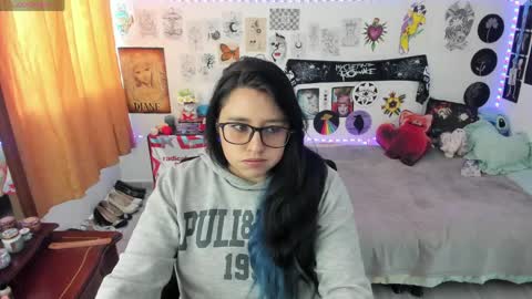 cherry_blushh online show from April 3, 9:02 pm