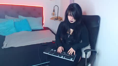 cherry_darck online show from February 28, 1:45 pm