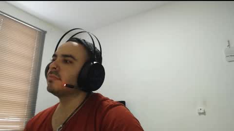 Snapshot of cherry_hotxx chatting on February 10, 6:56 pm Thiago online show from February 10, 6:56 pm