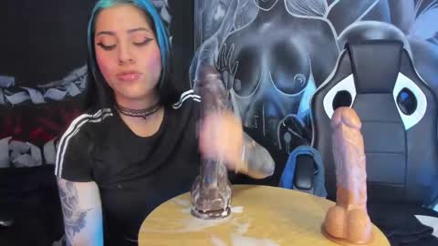 cherry jenklins87 online show from March 28, 4:12 am