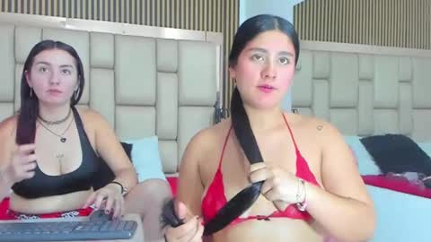 Snapshot of cherry_mew chatting on September 12, 8:09 pm Cherry Mew and jean online show from September 12, 8:09 pm