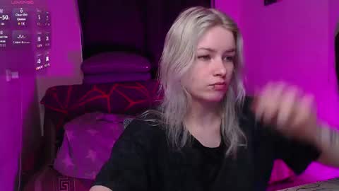 Snapshot of cherry_night666 chatting on June 25, 9:08 pm Morty online show from June 25, 9:08 pm