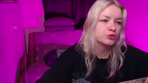 Snapshot of cherry_night666 chatting on July 3, 9:32 pm Morty online show from July 3, 9:32 pm