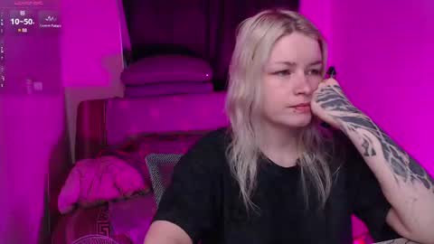 Snapshot of cherry_night666 chatting on July 8, 9:08 pm Morty online show from July 8, 9:08 pm