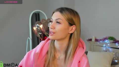 Snapshot of cherry_pr1ce chatting on February 22, 11:58 pm cherry_pr1ce online show from February 22, 11:58 pm