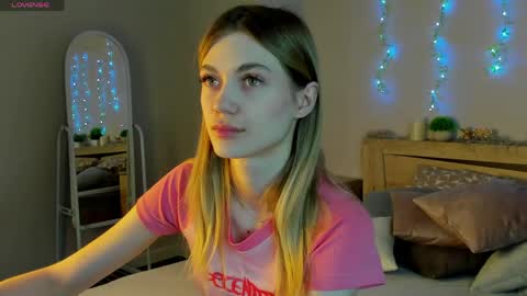 cherry_pr1ce online show from May 3, 11:11 pm