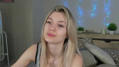 cherry_pr1ce online show from May 10, 11:10 pm