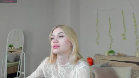 cherry_pr1ce online show from May 20, 10:49 pm