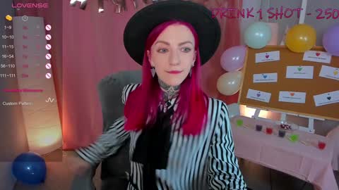 Snapshot of cherry_roxy chatting on February 7, 8:42 pm Roxy online show from February 7, 8:42 pm