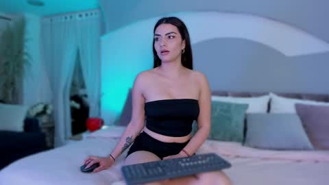 Snapshot of cherry_sins_ chatting on March 30, 7:37 pm Cherry online show from March 30, 7:37 pm