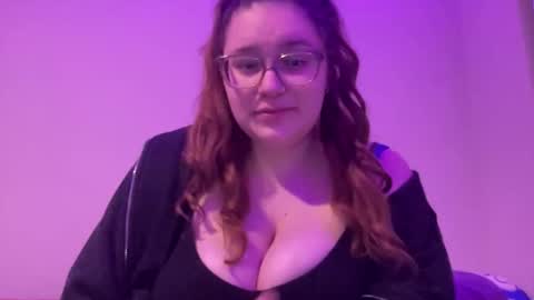 Snapshot of cherryacidxo chatting on April 12, 3:22 am cherry online show from April 12, 3:22 am