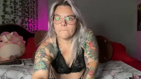 Snapshot of cherryb0mbb0mb chatting on July 24, 4:54 am CherryBombBomb online show from July 24, 4:54 am