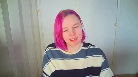 Snapshot of cherrybaby_0 chatting on February 7, 7:01 am cherrybaby_0 online show from February 7, 7:01 am