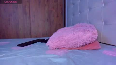 Snapshot of cherrybliss__ chatting on March 5, 4:52 am lizzy online show from March 5, 4:52 am