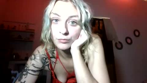 Snapshot of cherryblushxo chatting on March 5, 3:13 am cherryblushxo online show from March 5, 3:13 am