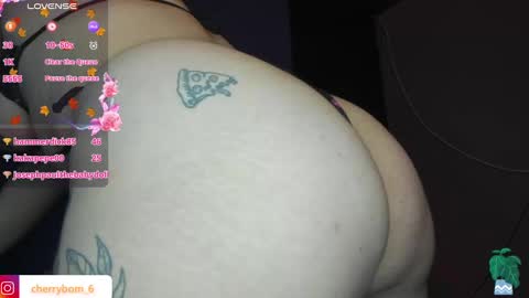 Snapshot of cherrybom_ chatting on December 2, 10:28 am dayis independent model online show from December 2, 10:28 am