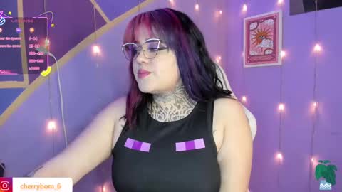 Snapshot of cherrybom_ chatting on September 13, 2:00 am dayis independent model online show from September 13, 2:00 am