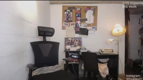 Snapshot of cherrybunny21 chatting on February 9, 2:26 am Sarah Prez online show from February 9, 2:26 am