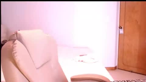 Anna online show from November 17, 12:33 pm