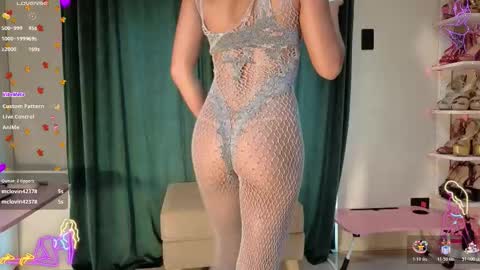 Snapshot of cherrycreme chatting on January 11, 2:38 am Cherry online show from January 11, 2:38 am