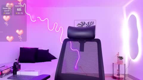 Snapshot of cherrydollxx chatting on September 27, 11:59 am C H E R R Y online show from September 27, 11:59 am