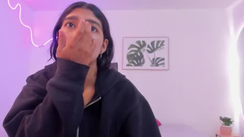 Snapshot of cherrydollxx chatting on October 21, 11:22 am C H E R R Y online show from October 21, 11:22 am