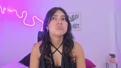 Snapshot of cherrydollxx chatting on October 28, 11:36 am C H E R R Y online show from October 28, 11:36 am