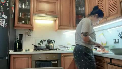 cherryevve online show from February 10, 2:43 pm