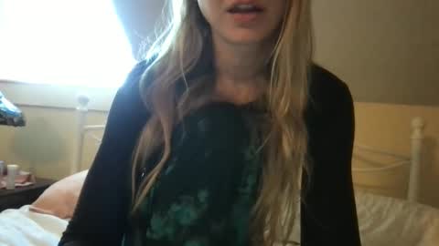 Snapshot of cherryflavorxx chatting on March 17, 9:51 pm cherryflavorxx online show from March 17, 9:51 pm