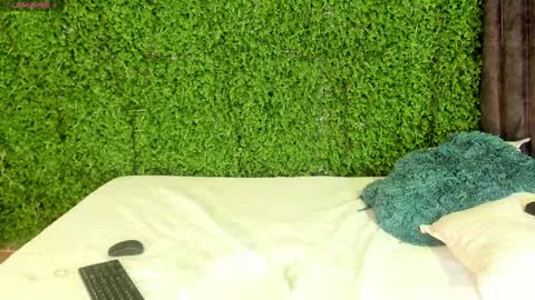 Snapshot of cherryfoxdaddy chatting on December 13, 4:05 pm Cherry online show from December 13, 4:05 pm