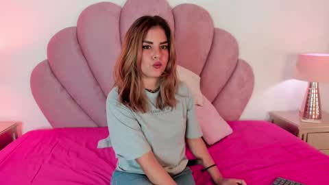 Snapshot of cherryfoxdaddy chatting on December 18, 2:17 pm Cherry online show from December 18, 2:17 pm