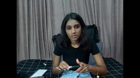 leah online show from December 17, 11:28 am
