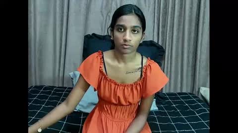 leah online show from December 18, 5:04 am