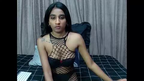 leah online show from December 23, 11:25 am