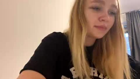 Lei online show from May 13, 5:54 pm