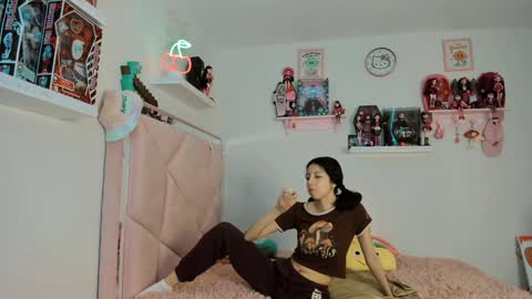cherrycute666 online show from January 18, 11:33 pm