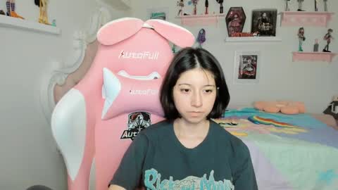 Snapshot of cherrymafer666 chatting on April 24, 4:48 am cherrycute666 online show from April 24, 4:48 am