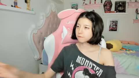 Snapshot of cherrymafer666 chatting on May 3, 1:33 am cherrycute666 online show from May 3, 1:33 am