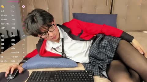 Snapshot of cherryy_boy chatting on April 1, 10:29 pm Matias online show from April 1, 10:29 pm