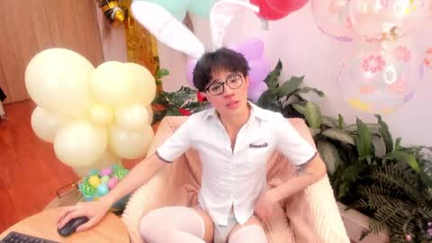 Snapshot of cherryy_boy chatting on April 2, 9:23 pm Matias online show from April 2, 9:23 pm