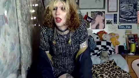 cher strauberry online show from October 16, 3:18 am