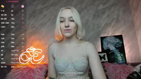 Snapshot of cherylmason chatting on February 19, 10:06 pm Cheryl online show from February 19, 10:06 pm