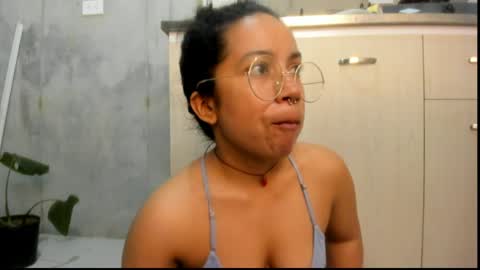 Chiara fustox online show from May 4, 9:38 am