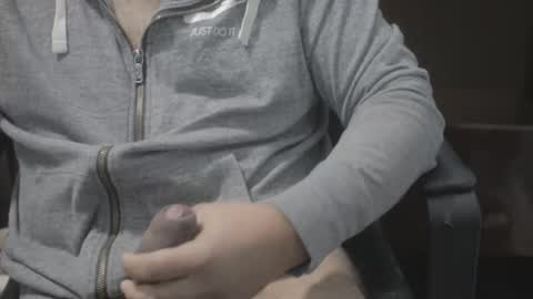 Snapshot of chicagoalex68 chatting on December 16, 2:16 am chicagoalex68 online show from December 16, 2:16 am