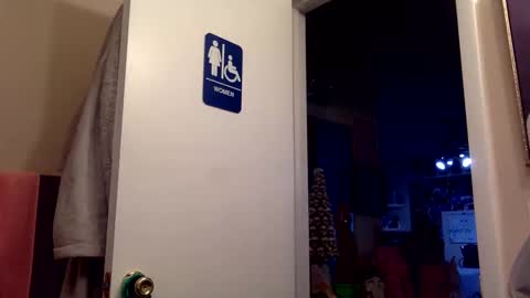 Snapshot of chicagobabe312 chatting on October 16, 4:35 am chicagobabe312 online show from October 16, 4:35 am