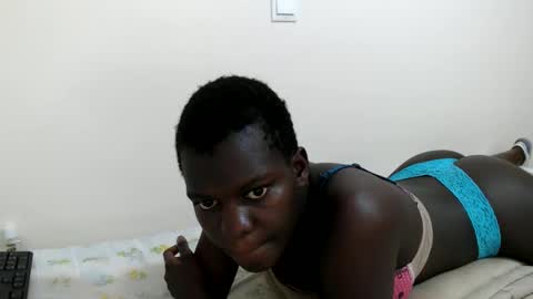 chichie_ online show from March 18, 9:23 am