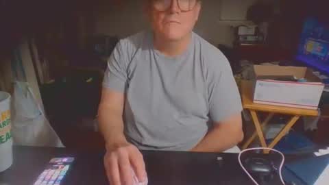 Snapshot of chico_amante chatting on February 15, 8:02 am chico_amante online show from February 15, 8:02 am